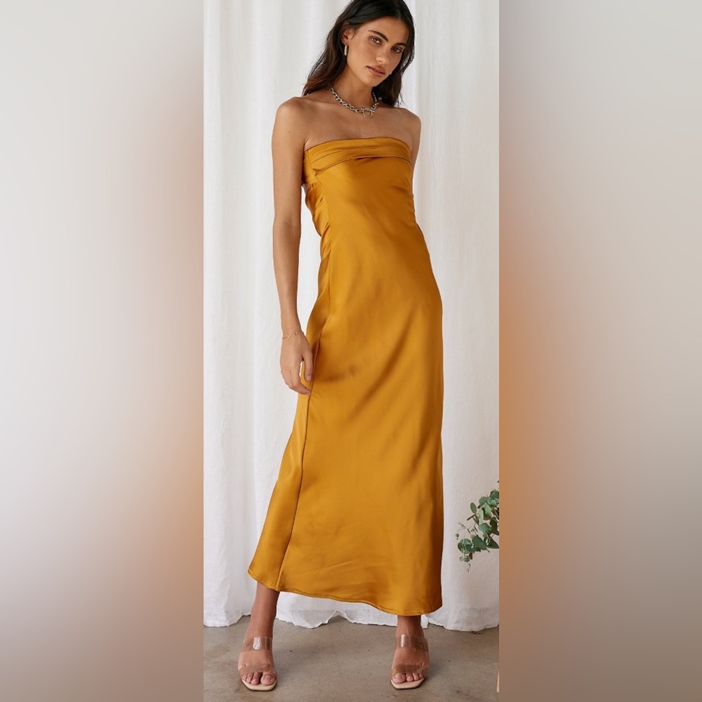 NWT Gleam In Gold Maxi Dress Yellow